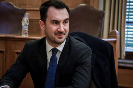 Αλ. Χαρίτσης: «Η κυβέρνηση κινείται με τη λογική “βλέποντας και κάνοντας”»