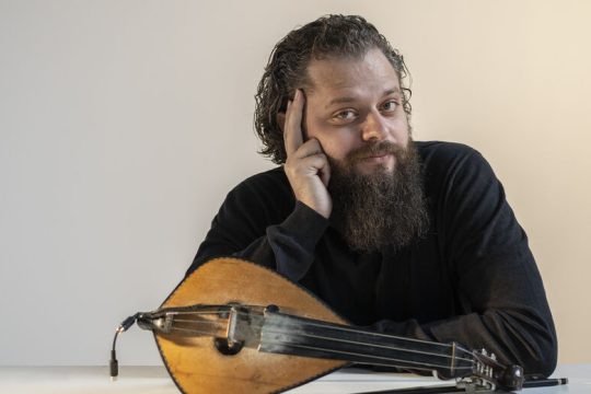 «Δεν θέλω να μεγεθύνω ηλεκτρονικά τους ανθρώπους για να δω τα μάτια τους»