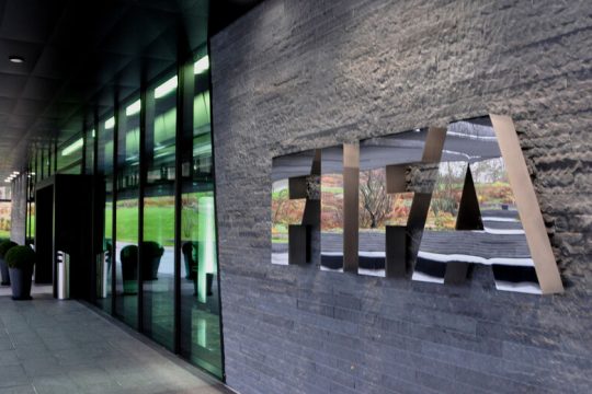 Αλλαγές στη διεξαγωγή των αγώνων εξετάζει η FIFA