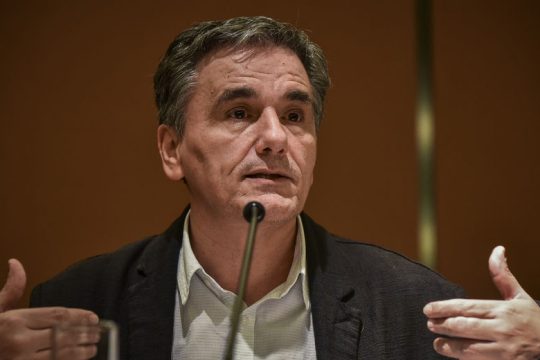 Για παράταση στην προστασία α΄κατοικίας καλεί Σταϊκούρα ο Τσακαλώτος