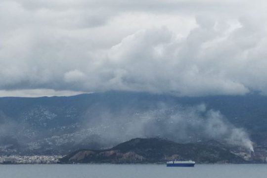 Στον Βόλο η πρώτη διαμαρτυρία από τα μπαλκόνια για την αναστολή λειτουργίας της ΑΓΕΤ 