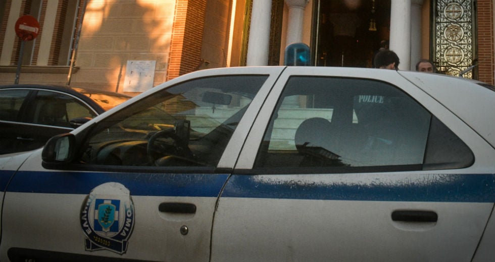 Προσαγωγές έξω από ναό στον Κορυδαλλό