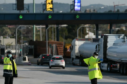 Μπλόκα σε όλη τη χώρα
