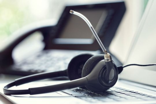 Τηλεφωνικά η υποστήριξη ατόμων με άνοια
