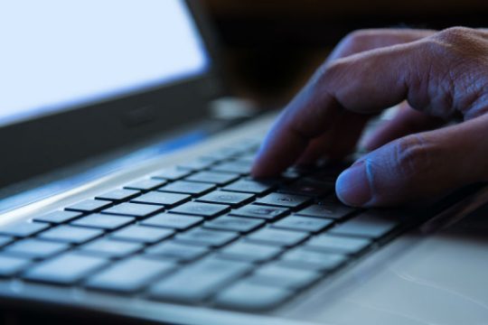 Οργή και αγανάκτηση από τους δικηγόρους για την «τηλεκατάρτιση» μέσω ΚΕΚ