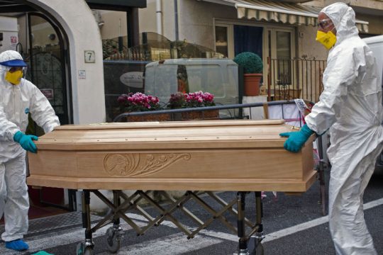 Έρευνα στον μεγαλύτερο οίκο ευγηρίας της Ιταλίας για τον θάνατο δεκάδων ηλικιωμένων