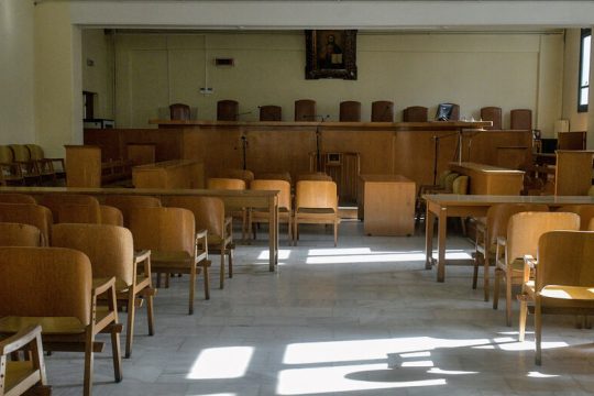 Διοικητικοί δικαστές: Τα μέτρα προστασίας δεν αποτελούν ατομική ευθύνη