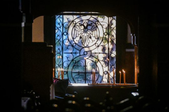 Στις 3 Δεκεμβρίου η δίκη του ιερέα που άνοιξε την εκκλησία στη Χίο