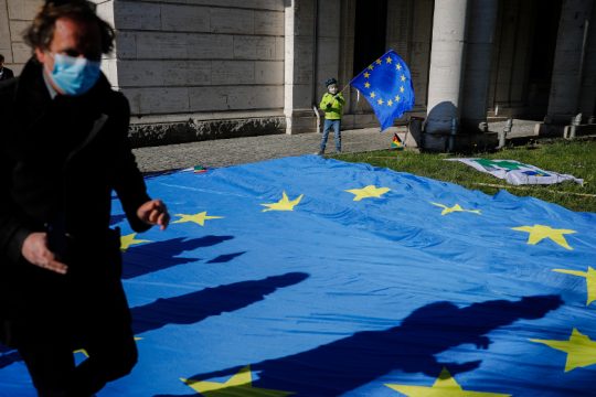 Σύνοδος Κορυφής: Αγεφύρωτες οι διαφορές, το μπαλάκι στην Κομισιόν