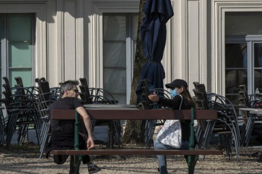 Στη Γαλλία πάνω από 10 εκατ. μισθωτοί σε καθεστώς μερικής ανεργίας