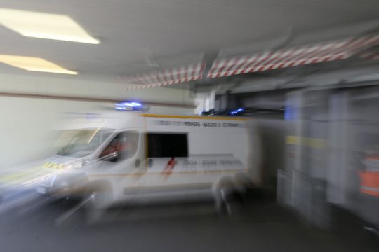 Σοκ στη Γαλλία από τους 1.416 θανάτους σε γηροκομεία