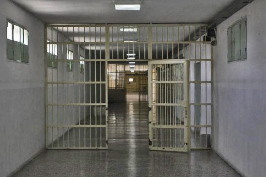 Αυτοκτόνησε 18χρονος πρόσφυγας στα κρατητήρια του Α.Τ. Κομοτηνής
