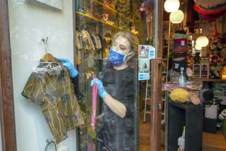 Σχεδιασμοί για το δύσκολο εγχείρημα μερικής συνύπαρξης με τον κορονοϊό