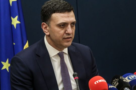 Με… συμβάσεις υπόσχεται αναμόρφωση του ΕΣΥ ο Κικίλιας