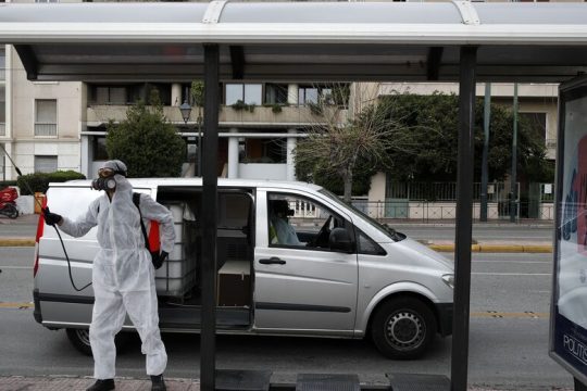 Ανησυχία πολιτών για τον κορονοϊό καταγράφουν οι δημοσκοπήσεις