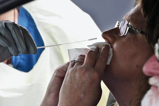 Δειγματοληψίες κατ’ οίκον και… κατόπιν κορονοϊού