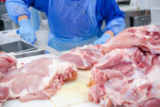 Οι κρεοπώλες στο πλευρό των αγροτών, καλούν σε κλείσιμο καταστημάτων την Κυριακή