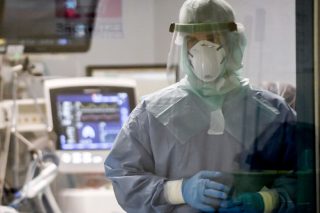 Ποια είναι τα μέτρα προστασίας για τους επαγγελματίες υγείας