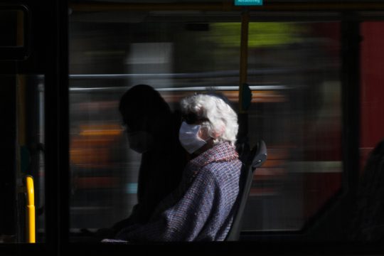 Covid-19: Αγωνία για την παγκόσμια οικονομία, αυξάνονται δραματικά οι άνεργοι