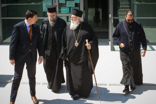 Στις 25 Μαΐου η δίκη του μητροπολίτη Κερκύρας για τη λειτουργία παρουσία πιστών