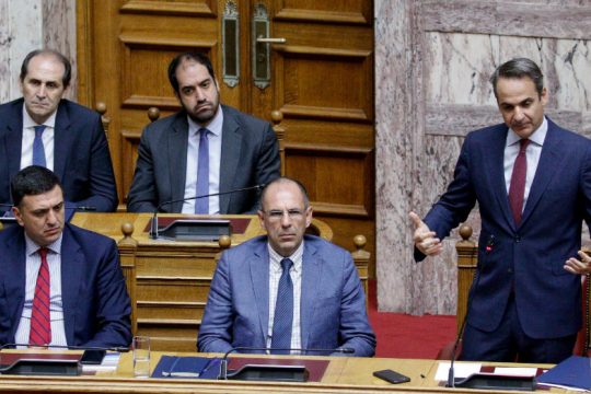 Η «ανοσία της αγέλης» από το παράθυρο…