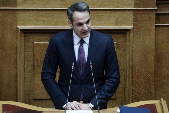 Συγχαρητήρια στους γιατρούς, έπαινοι στους ιδιώτες