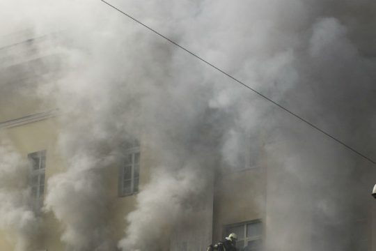 Έκρηξη σε συγκρότημα κατοικιών στη Ρωσία με τουλάχιστον 1 νεκρό