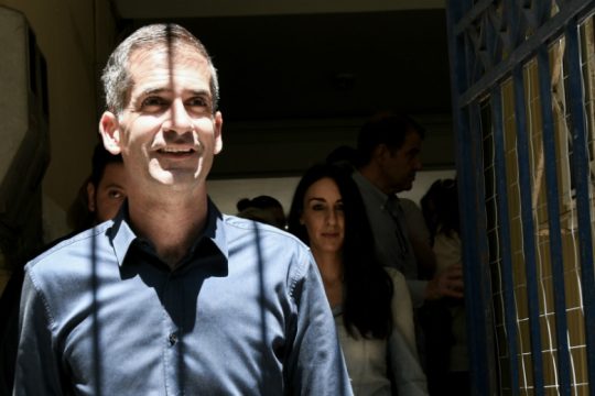 Παρέμβαση Μπακογιάννη για να μην φιλοξενηθούν μετανάστες στο Καρπενήσι;
