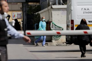 Oι νοσοκομειακοί γιατροί μπροστά στην ανοιχτή πληγή του ΕΣΥ