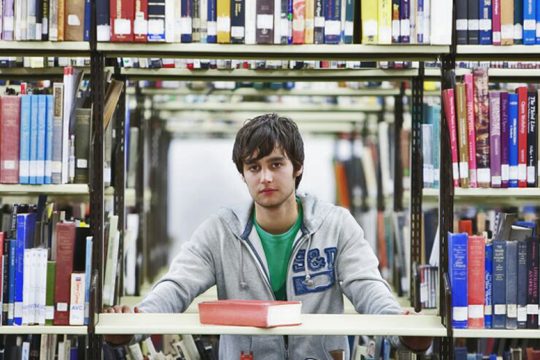 Γόρδιος δεσμός με τα πανεπιστημιακά συγγράμματα