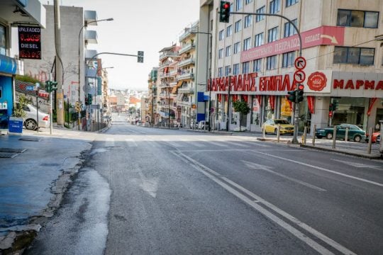 Απαλλαγές και διευκολύνσεις για επαγγελματίες του Πειραιά αποφάσισε ο Δήμος
