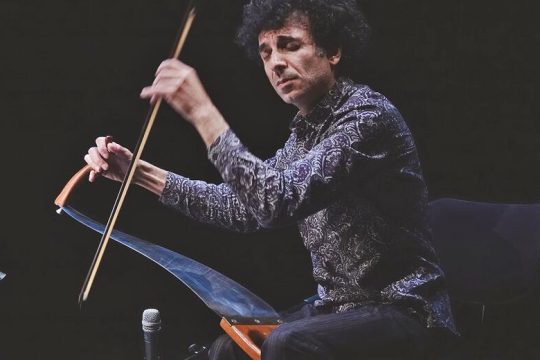 Τα Πάθη της Μεγάλης Εβδομάδας με μουσικό πριόνι