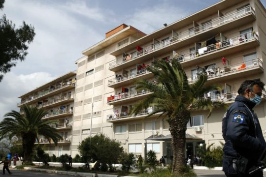 ΟΕΝΓΕ: Ξενοφοβική απόφαση για δομή προσφύγων