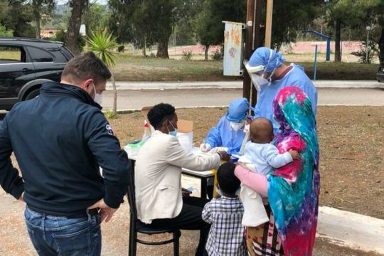 Θετική στον κορονοϊό έγκυος σε ξενοδοχείο ευάλωτων προσφύγων στο Πόρτο Χέλι