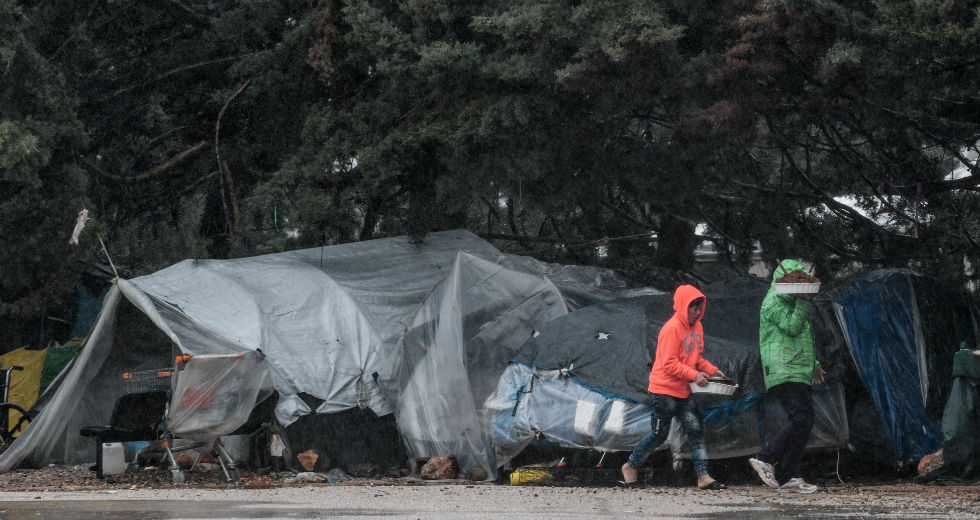 Άτακτη υπαναχώρηση για τα ανοιχτά «κλειστά» κέντρα Μαλακάσας και Σερρών