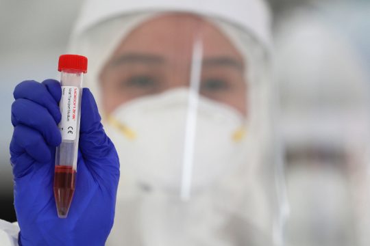 Η ρεμδεσιβίρη ξανά στο προσκήνιο στη μάχη κατά του κορονοϊού