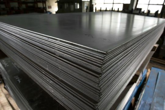 Δασμούς σε προϊόντα χάλυβα από ασιατικές χώρες επιβάλλει η Ε.Ε.