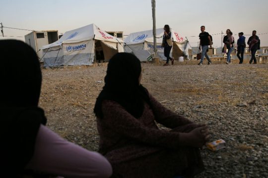 Ο κορονοϊός οδηγεί χιλιάδες εκτοπισμένους Σύρους πίσω στην Ιντλίμπ