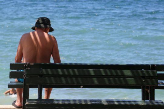 Έρευνα: Ένας στους δύο σχεδιάζει καλοκαιρινές διακοπές 