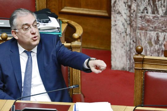 O Θεοδωρικάκος φτιάχνει τον δικό του «Φιλόδημο»