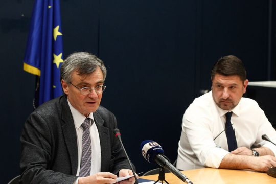 Στους 79 οι νεκροί, 90 οι διασωληνωμένοι