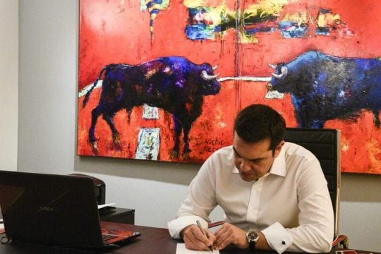 «Μένουμε όρθιοι» σ’ αυτή την κρίση
