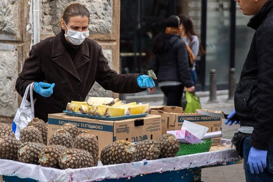 Πριν από τα πρώτα συμπτώματα ξεκινά η διάδοση του κορονοϊού