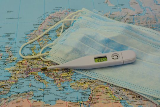 Η σπάθη των μνημονίων απειλεί την Ευρώπη