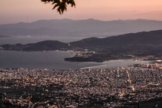 ΣΥΡΙΖΑ: «Ο λύκος στην αναμπουμπούλα χαίρεται…»