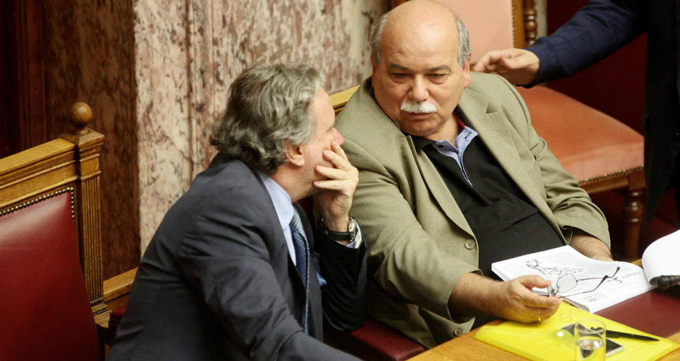 Ο ΣΥΡΙΖΑ ζητά εξηγήσεις στη Βουλή από τον Στ.Πέτσα για το κονδύλι στα ΜΜΕ