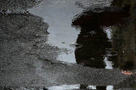 Μεγάλη Τετάρτη με βροχές και καταιγίδες