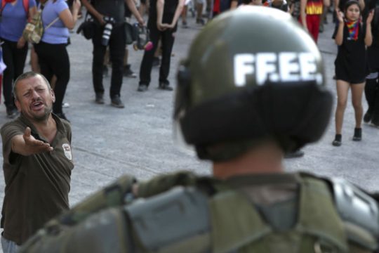 Η εξέγερση δεν σβήνει όταν σβήσουν οι φλόγες: Η Χιλή τις μέρες του κορονοϊού