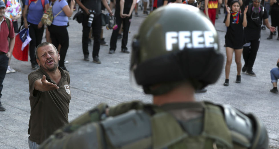 Η εξέγερση δεν σβήνει όταν σβήσουν οι φλόγες: Η Χιλή τις μέρες του κορονοϊού
