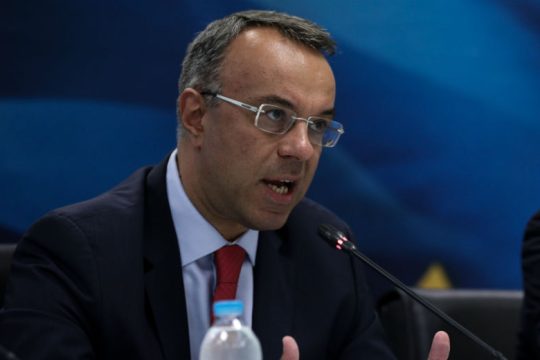 Περιορίζονται από τον Ιούνιο οι δικαιούχοι των 800 ευρώ